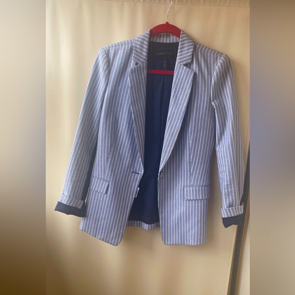 BCBG MaxAzria blazer in XS